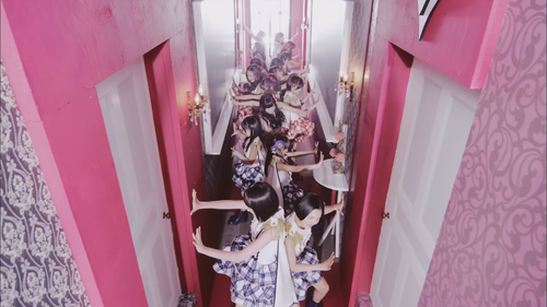 【MV full】桜、みんなで食べた HKT48[公式].mp4 snapshot 03.09.889.png