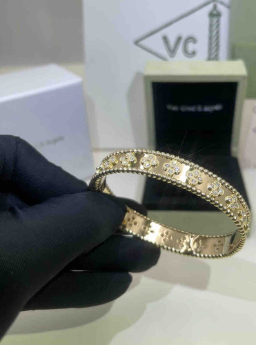 E12FEBDC CA37 4916 8199 57EA8892A4D0.jpg