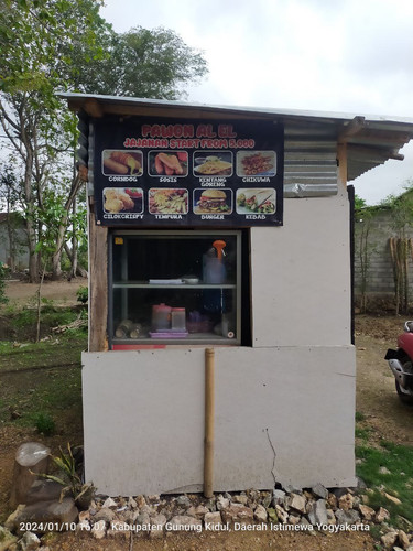 photo 6147868041090808445 y.jpg