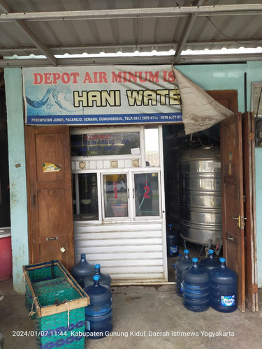 photo 6147868041090808442 y.jpg