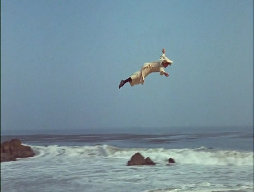 The Flying Nun S01E02 The Convert.mkv snapshot 13.46 [2024.01.23 11.01.39].jpg