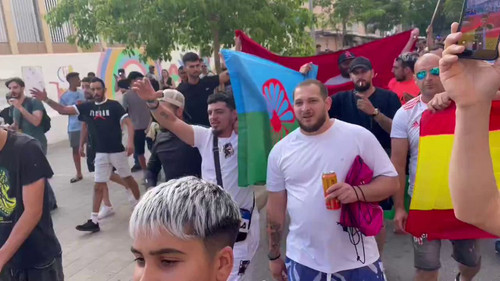 GaYQ1EUUOdqgtKY .jpg