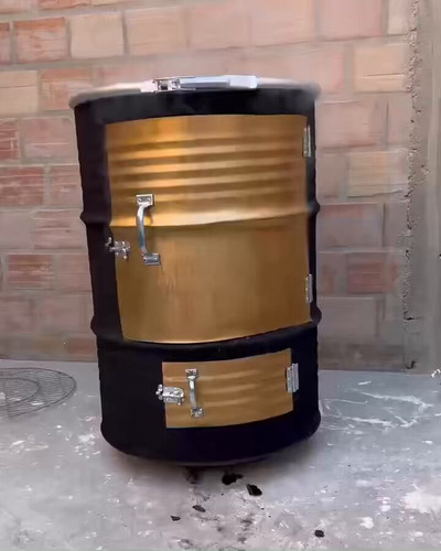 AVjmtgT7YejGU7uX.jpg