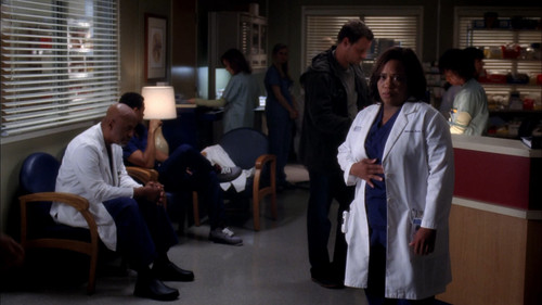 Greys.Anatomy.S09E01.Going.Going.Gone.1080p.AMZN.WEB DL.DD5.1.H265 SiGMA.mkv 20240602 062548.384.jpg