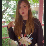SmartSelect 20240601 083232 Instagram.gif