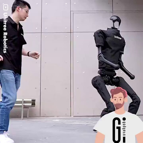 A4AHIezS6QDDtuZd.jpg