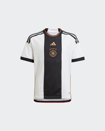  1117Wx1400H 410264696 white MODEL.jpg