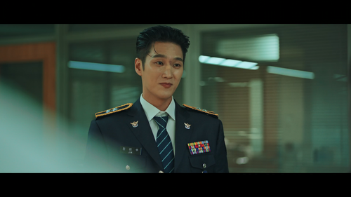 Flex.x.Cop.S01E02.1080p.HULU.WEB DL.AAC2.0.H.264 GeTrEKT.mkv snapshot 00.07.56 [2024.01.27 21.10.30].png