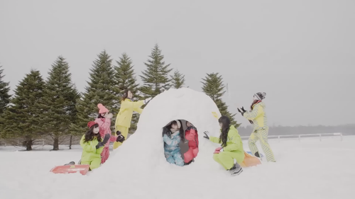 【MV】ロマンティックスノー (Short ver.) NMB48 team BII[公式].mp4 snapshot 00.35.368.png