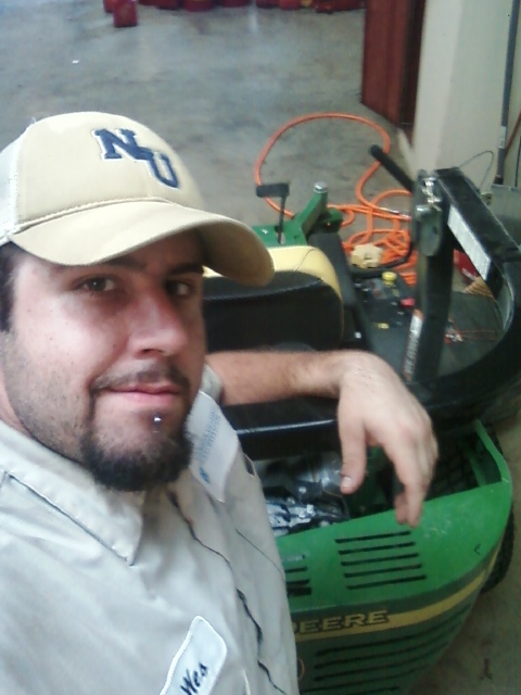 yea dats me... im the round out the tank.jpg