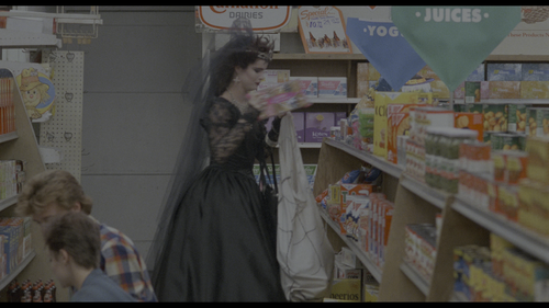 Night.of.the.Demons.1988.COMPLETE.UHD.BLURAY B0MBARDiERS.00000.m2ts.scr02.png