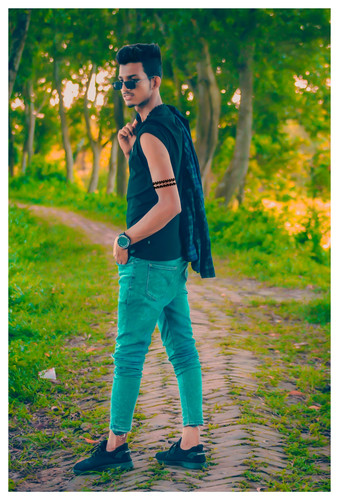 Picsart 23 09 25 20 19 58 990.jpg
