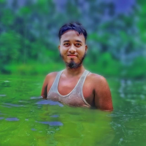 2106778703 me.jpg