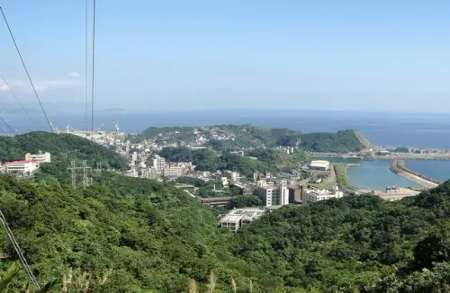 00003 龍岡步道眺望和平島.webp