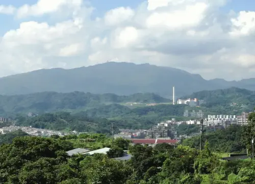 00004 槓子寮路眺望深澳坑砲台.webp