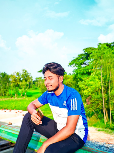 RIYAN 20230926 162859 ⛅Sky Edit by Riyan.PORTRAIT.jpg