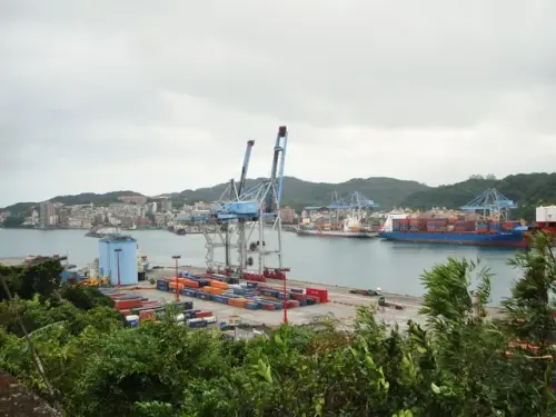 00023 仙洞公園俯瞰基隆港.webp