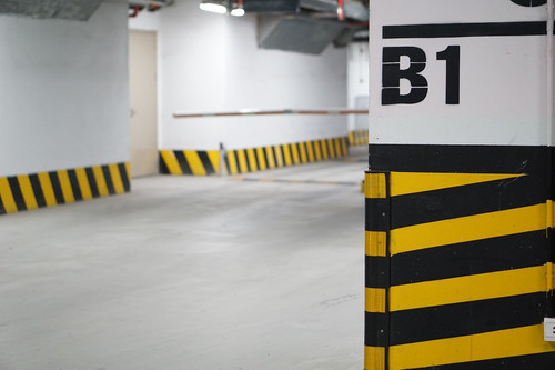 parking lot underground garage 6538926.jpg