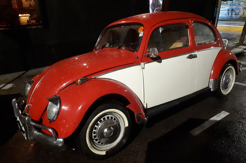 Fusca '62 saia e blusa visto de frente