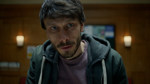 Baby.Reindeer.S01E01.2024.1080p.NF.WEB DL.DDP5.1.Atmos.H264 LelveTV 0001.png