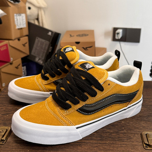 Vans Knu Skool yellow VN0009QC5QJ1.jpg