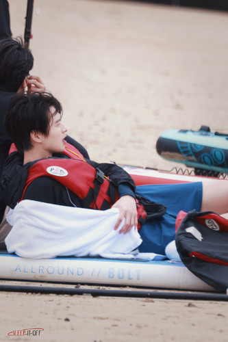 9e83cd58gy1hokmnhd3mjj21mg2fpe81.jpg