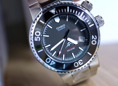 Casio Super Illuminator MDV 102.jpg