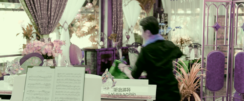 Hello,.Mrs.Money.2018.2160p.WEB DL.DDP5.1.Atmos.H265.DV MISS.mkv 20240202 221255.482.png