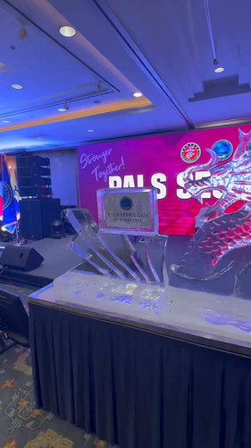 W7F4Ka7pSY mB47J.jpg