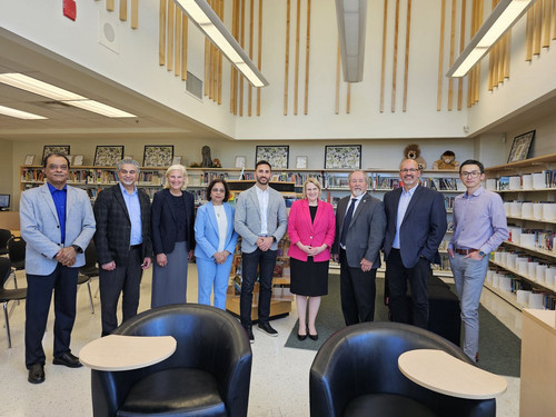 GO7jAwqWsAAMs 5?format=jpg.jpg