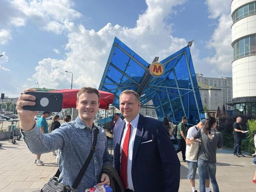 447291700 865524315606666 4233943841150344700 n.jpg?stp=cp6 dst jpg s600x600& nc cat=109&ccb=1 7& nc.jpg