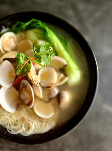 White Clam Rice Vermicilli Soup.jpg