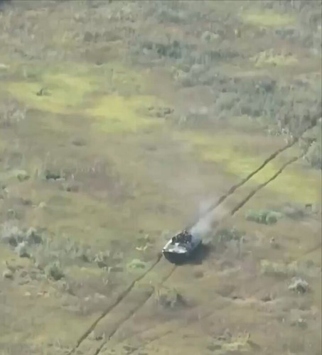 XoR7Hodmy yT5Uzv.jpg