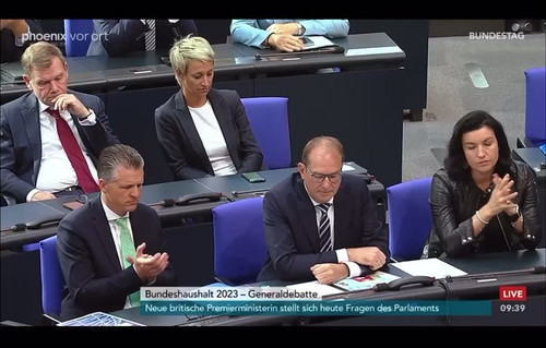 dQu7 0ZVFB1LhAfw.jpg