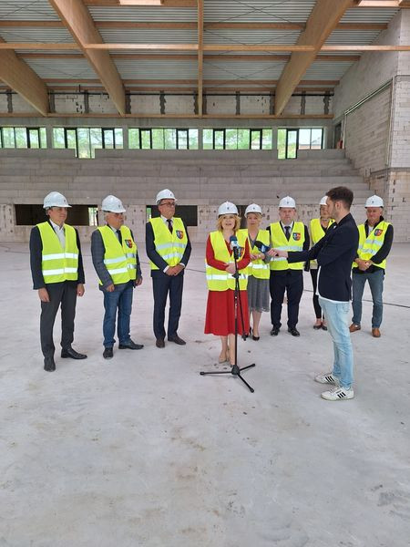 444948609 854251739853207 6145443496283775772 n.jpg?stp=dst jpg s600x600& nc cat=106&ccb=1 7& nc sid.jpg