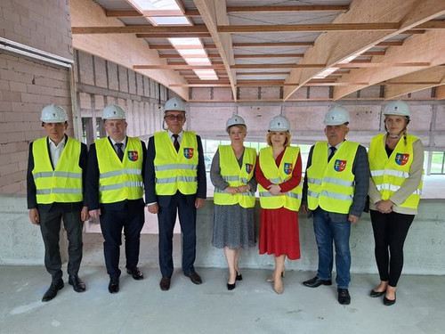 444479368 854251716519876 5122765970732804931 n.jpg?stp=dst jpg s600x600& nc cat=106&ccb=1 7& nc sid.jpg