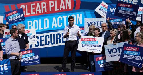 6811841774847005918?url=https%3A%2F%2Fimg.rtve.es%2Fimagenes%2Frishi sunak campana electoral%2F01717.jpg