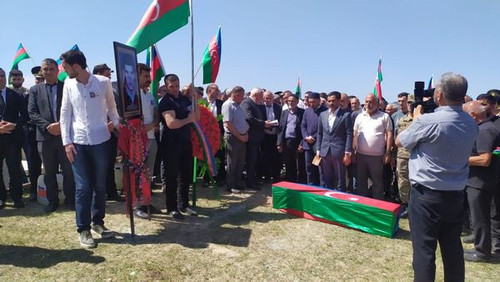 444490075 871395955018015 8642199030265186490 n.jpg?stp=dst jpg s600x600& nc cat=105&ccb=1 7& nc sid.jpg