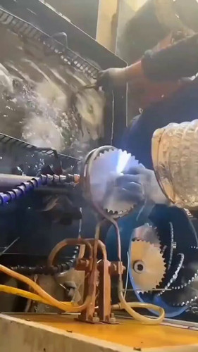 GJnoGQXRflUIdFvz.jpg