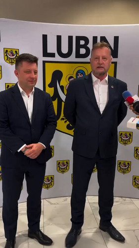 7DOJLKOEUC4YXOgd.jpg