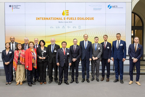 GPOhVLlWgAA OwH?format=jpg.jpg