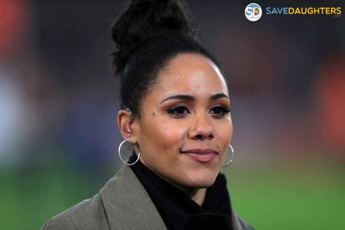 Alex Scott is an English sports presenter, pundit, and former professional footballer, she mostly played as a right-back for Arsenal in the FA WSL. According to Alex Scott's Biography, she is currently in a relationship with Kelly Smith. They were teammates in America while both were with the Boston Breakers. 

https://savedaughters.com/blog/is-alex-scott-gay