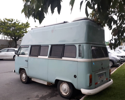 Kombi flex motorhome de teto alto vista de trás.jpg