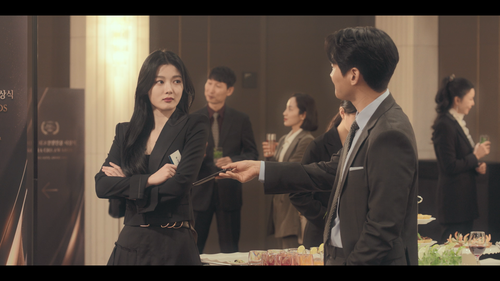 My.Demon.S01E01.Living.in.the.Mist.1080p.NF.WEB DL.DDP2.0.H.264 ANGEL.mkv snapshot 00.11.04 [2023.11.png