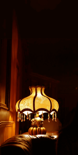 lamp tall orange.png