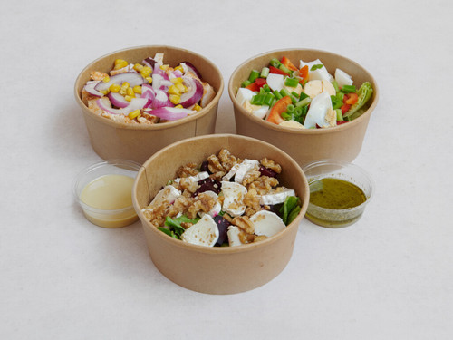 9884273 czernis poranek Food salatka 4x3.jpg