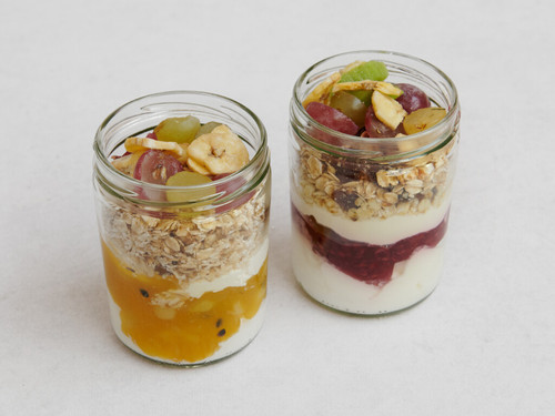 9884273 czernis poranek Food granola 4x3.jpg