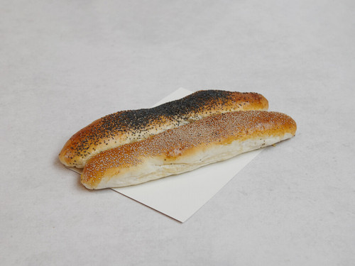 9884273 czernis poranek Food paluch maslany z makiem 4x3.jpg