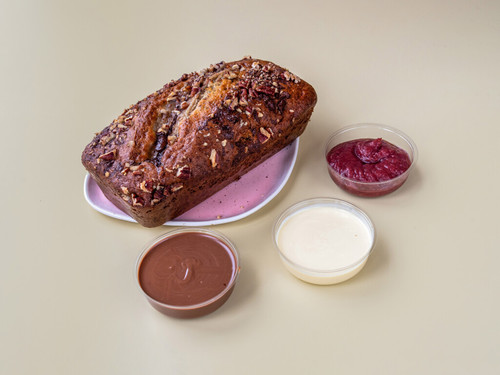 9836316 bezowka Food chlebek bananowy z kremami 4x3.jpg