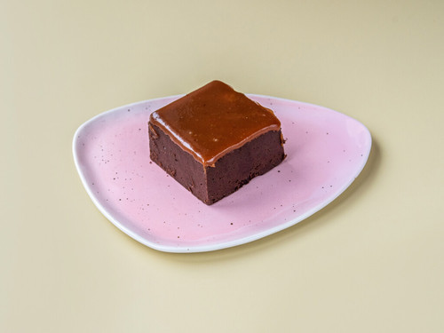 9836316 bezowka Food brownie ze slonym karmelem 4x3.jpg